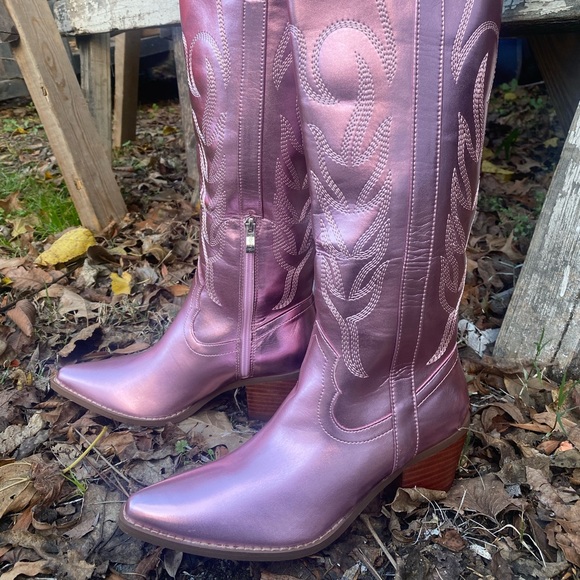 Metallic Pink Cowboy Boots - Picture 11 of 13